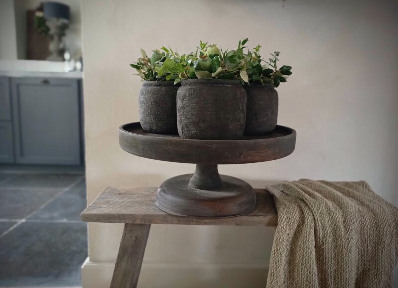Stenen pot met groen decoratie - Afbeelding 4